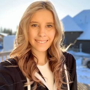 Meet your Posher, Daniella